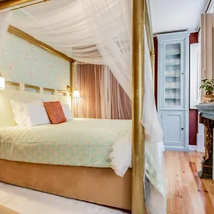 luxa-charm-house-by-sintra.hotels-lisbon-portugal.com/